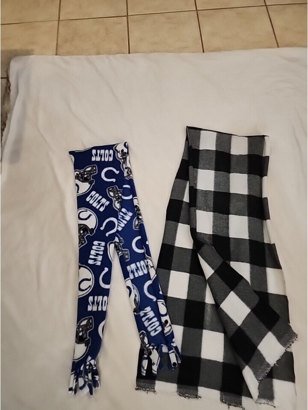 Lot 2 Kid's Scarf Size COLTS Multicolores